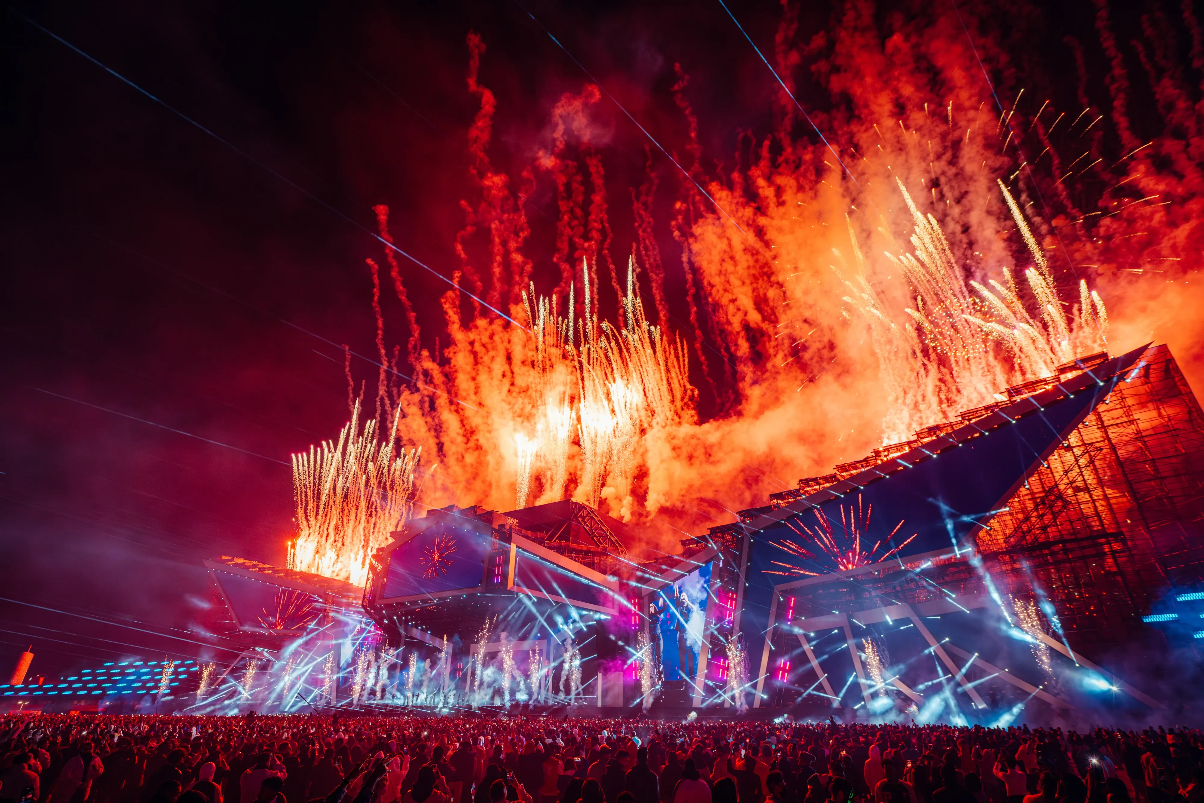 SOUNDSTORM_2023_1216_003942_7098_JB-Enhanced-NR.webp
