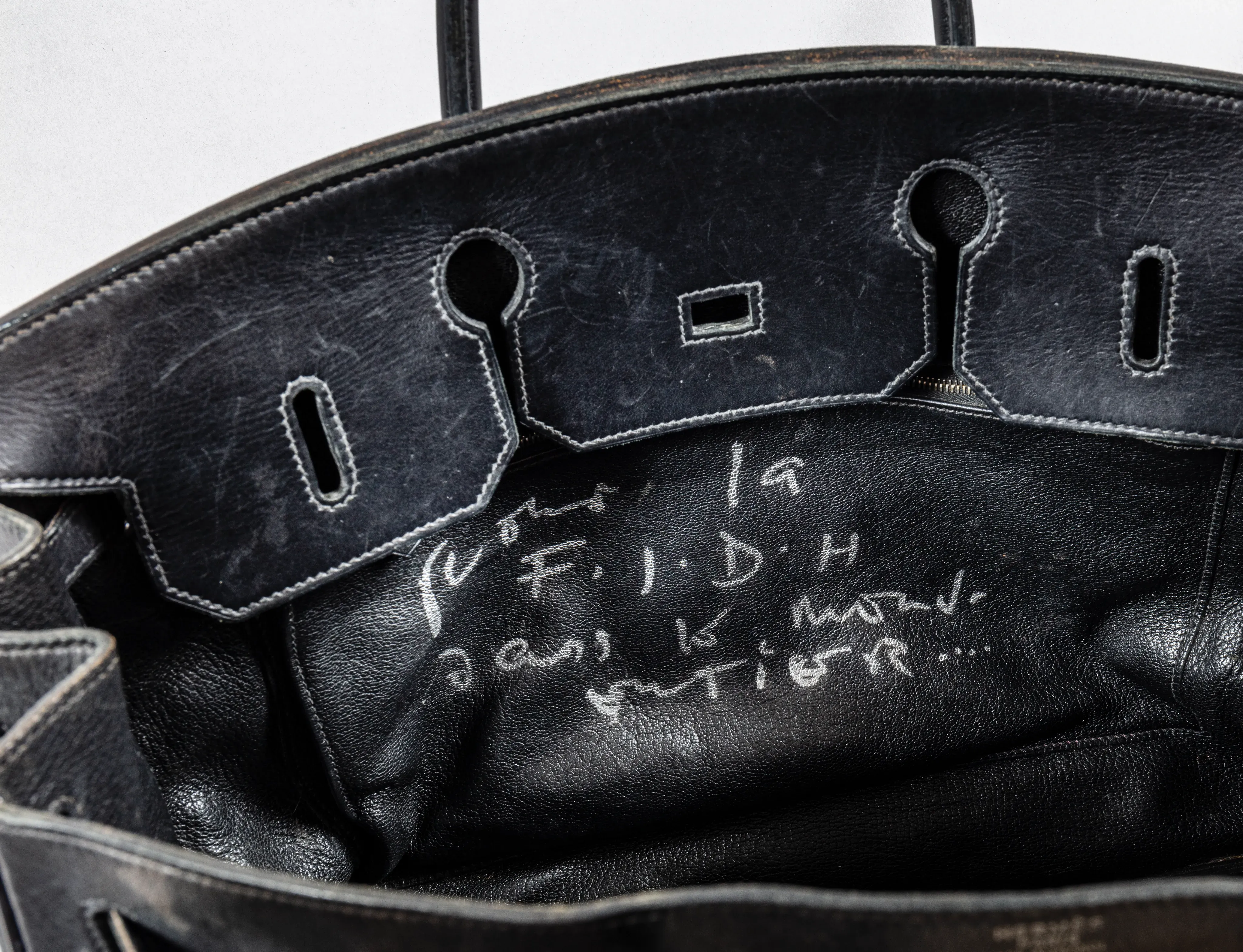 The Birkin Voyageur owned by Jane Birkin between 2003 and 2007_Sotheby's Abu Dhabi Auction_5 December 2025 (4).webp