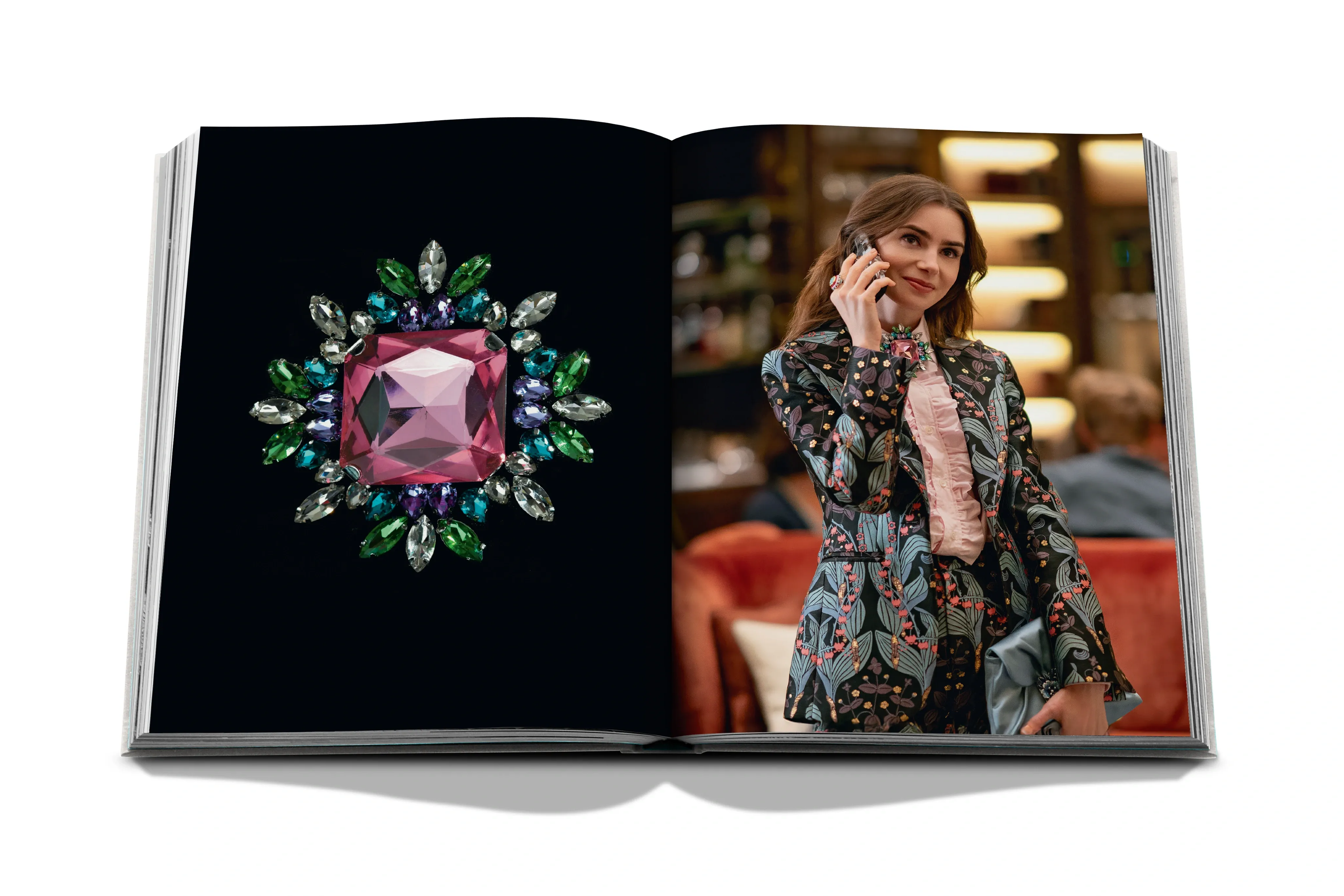 EMILY IN PARIS_SPREAD_6.webp